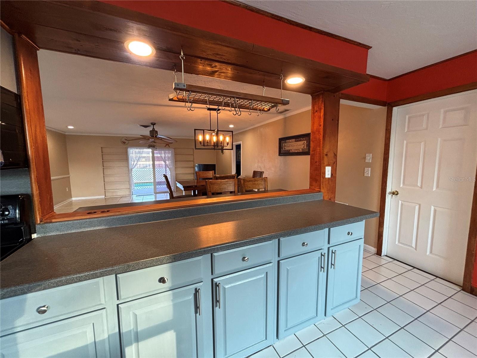 Image 4 of 25 For 821 Karen Street