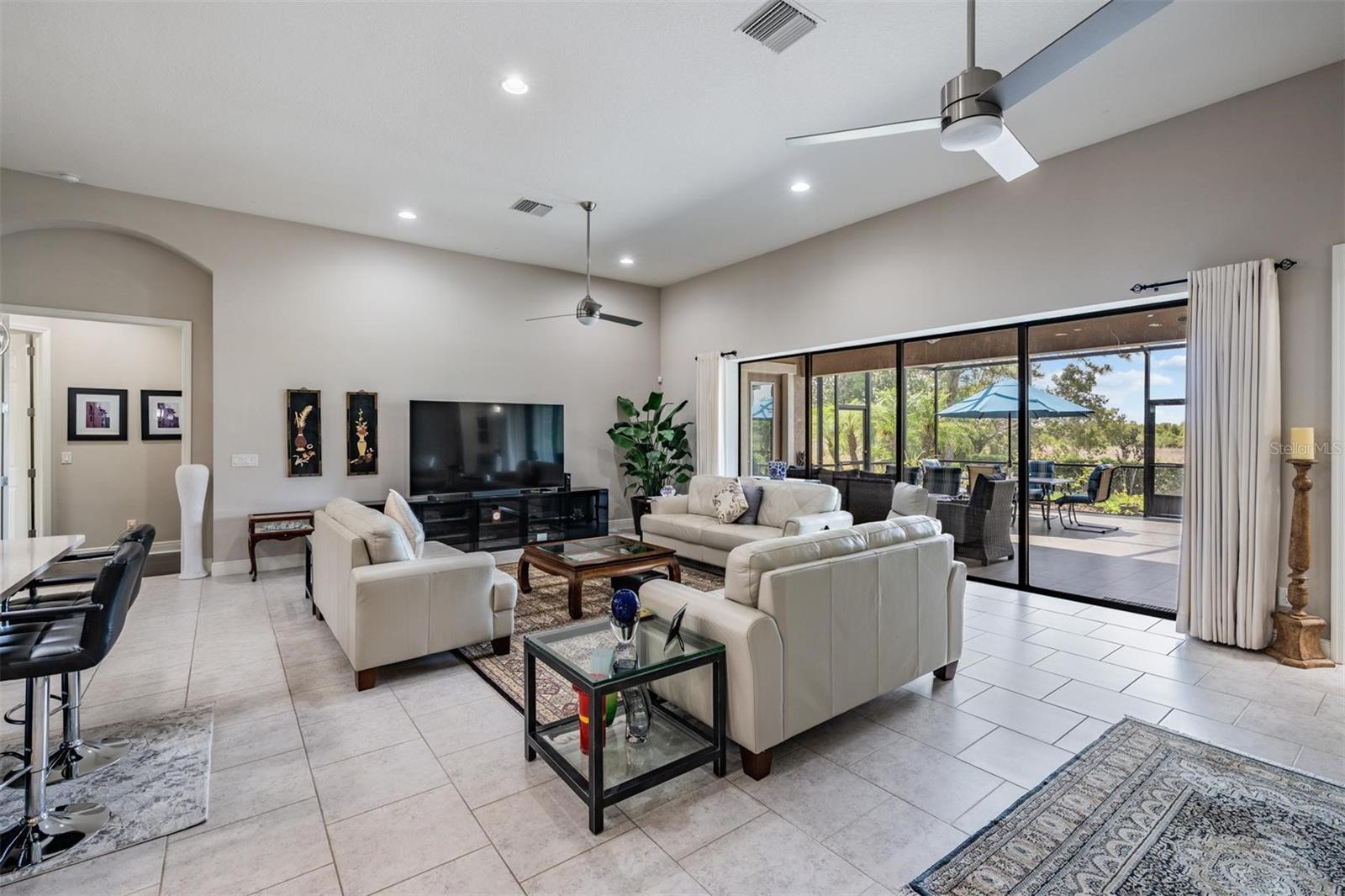 Listing photo id 8 for 32242 Summerglade Drive