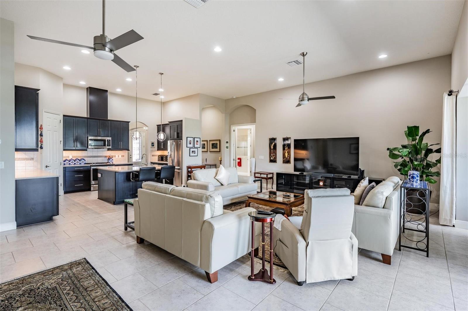 Listing photo id 9 for 32242 Summerglade Drive