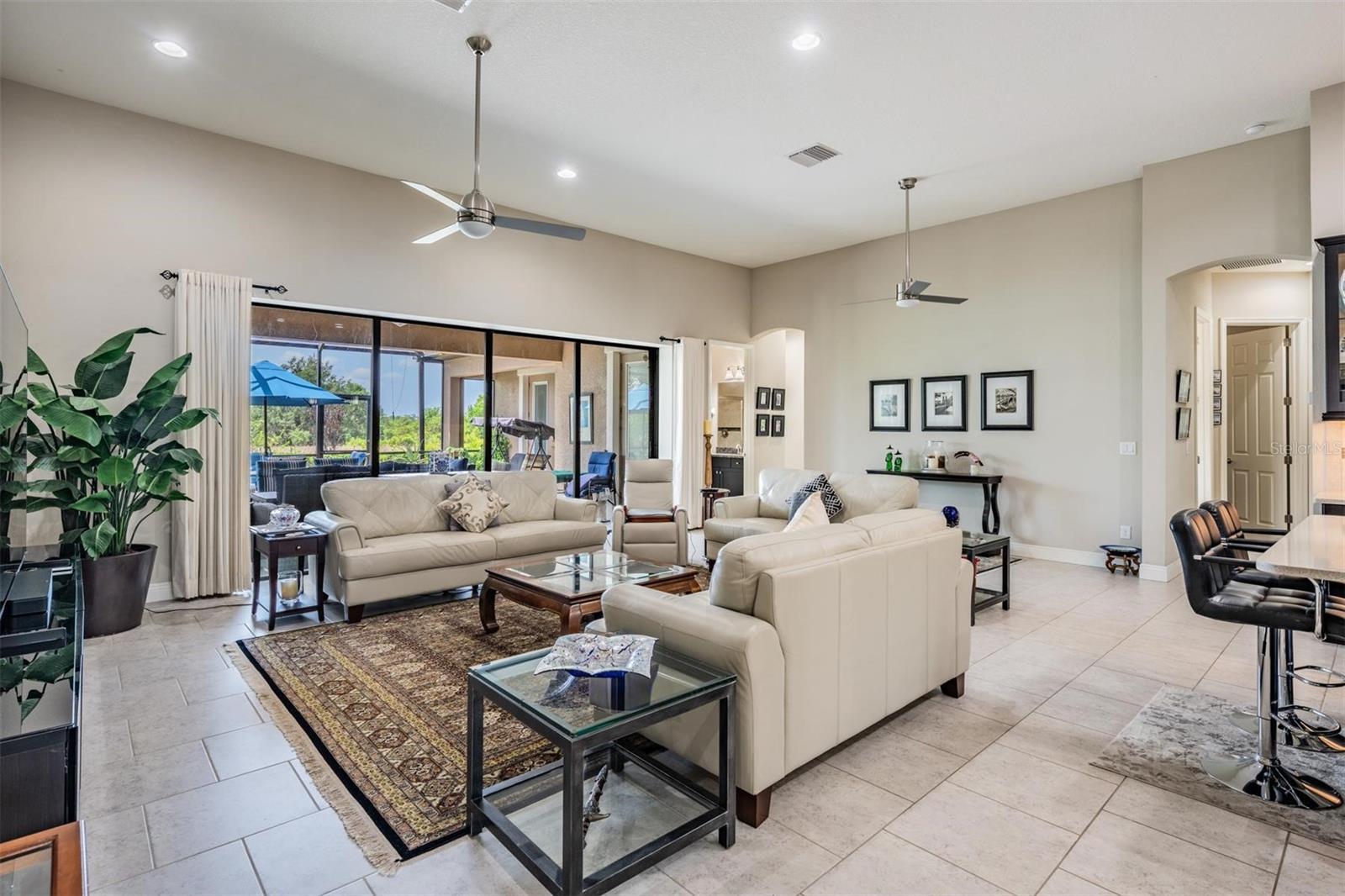 Listing photo id 10 for 32242 Summerglade Drive
