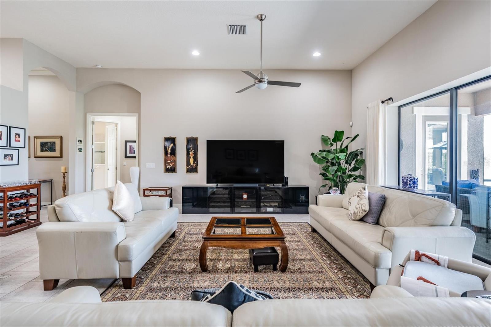 Listing photo id 11 for 32242 Summerglade Drive
