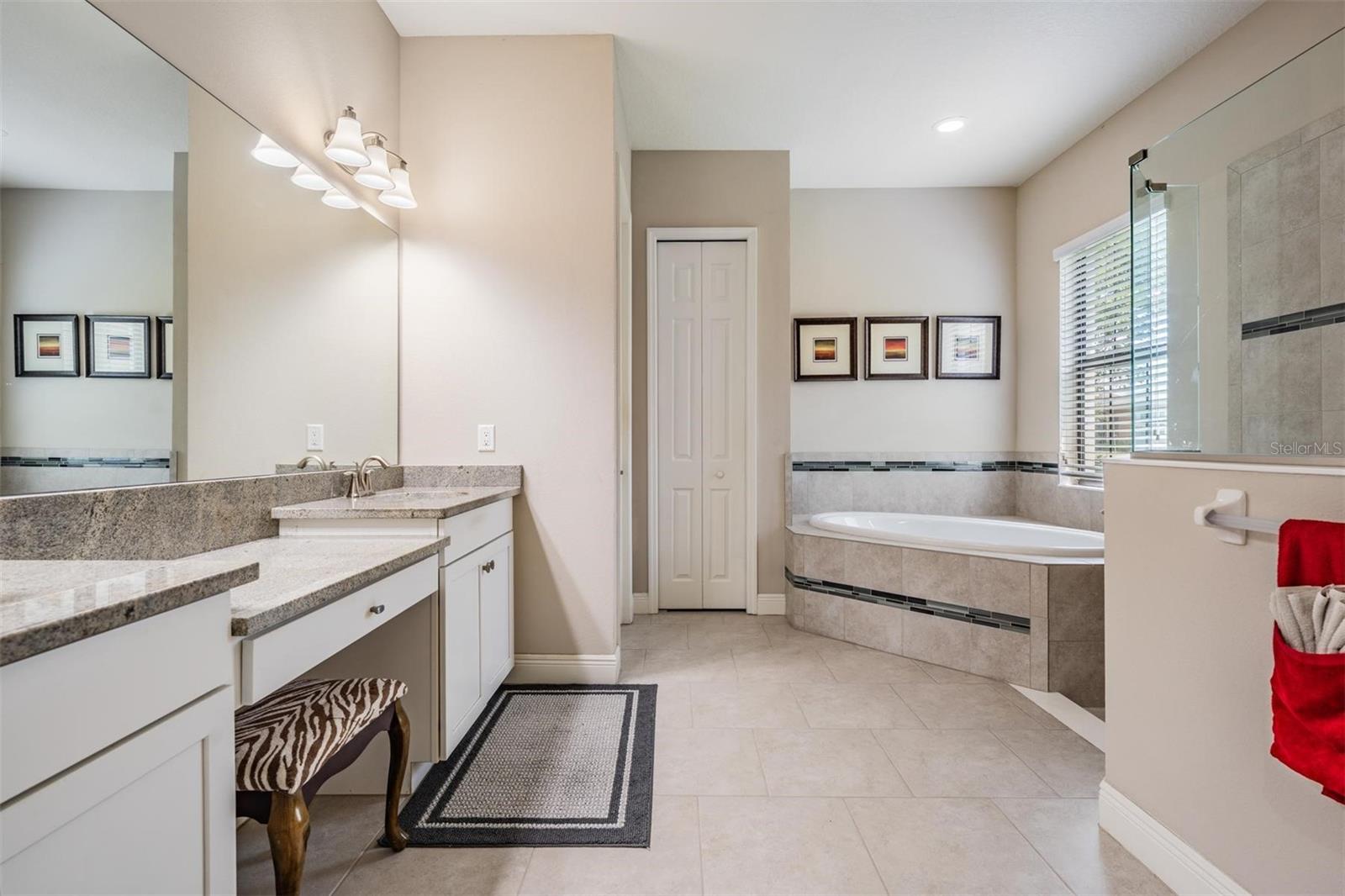 Listing photo id 16 for 32242 Summerglade Drive