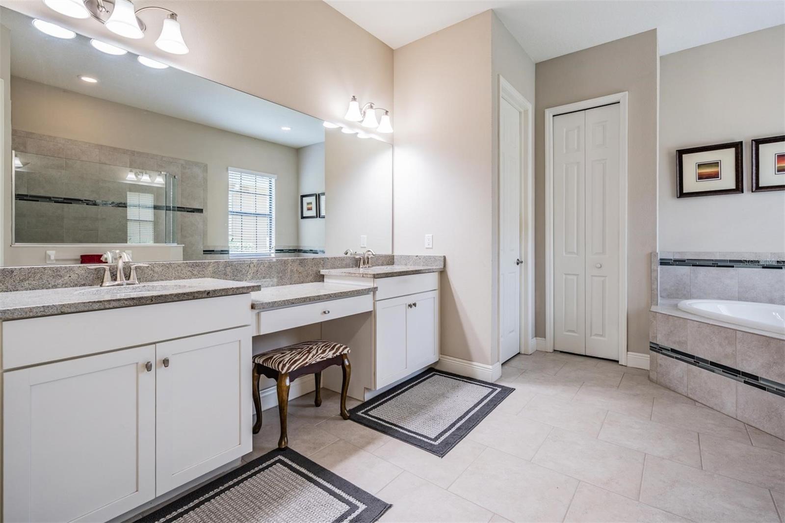 Listing photo id 17 for 32242 Summerglade Drive