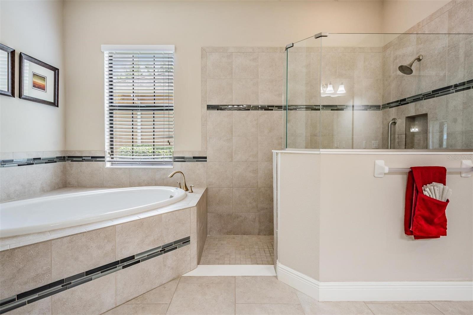 Listing photo id 18 for 32242 Summerglade Drive