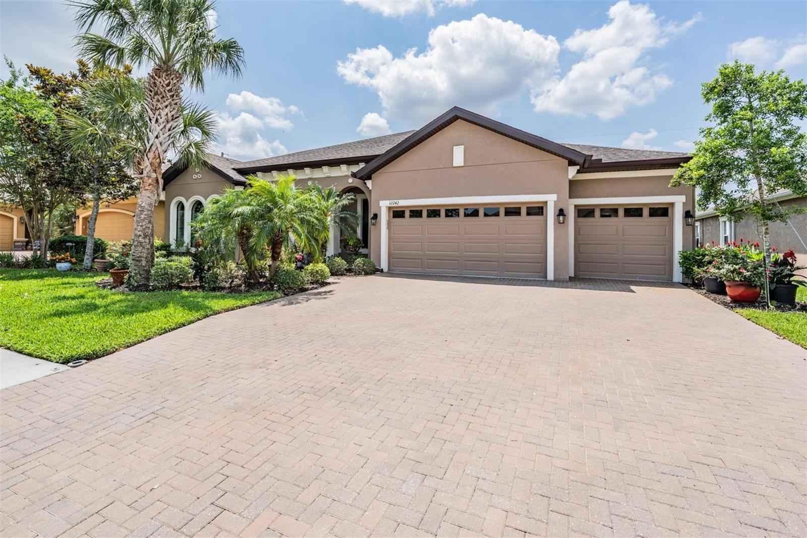 Listing photo id 32 for 32242 Summerglade Drive