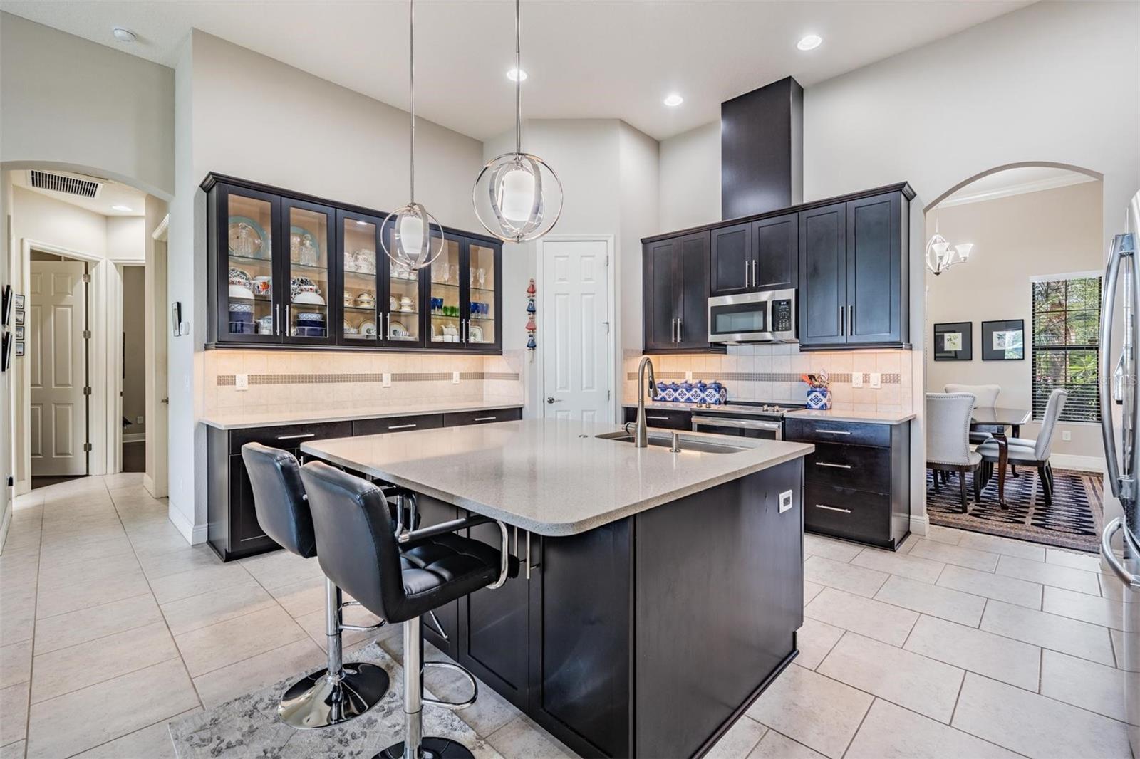 Listing photo id 5 for 32242 Summerglade Drive