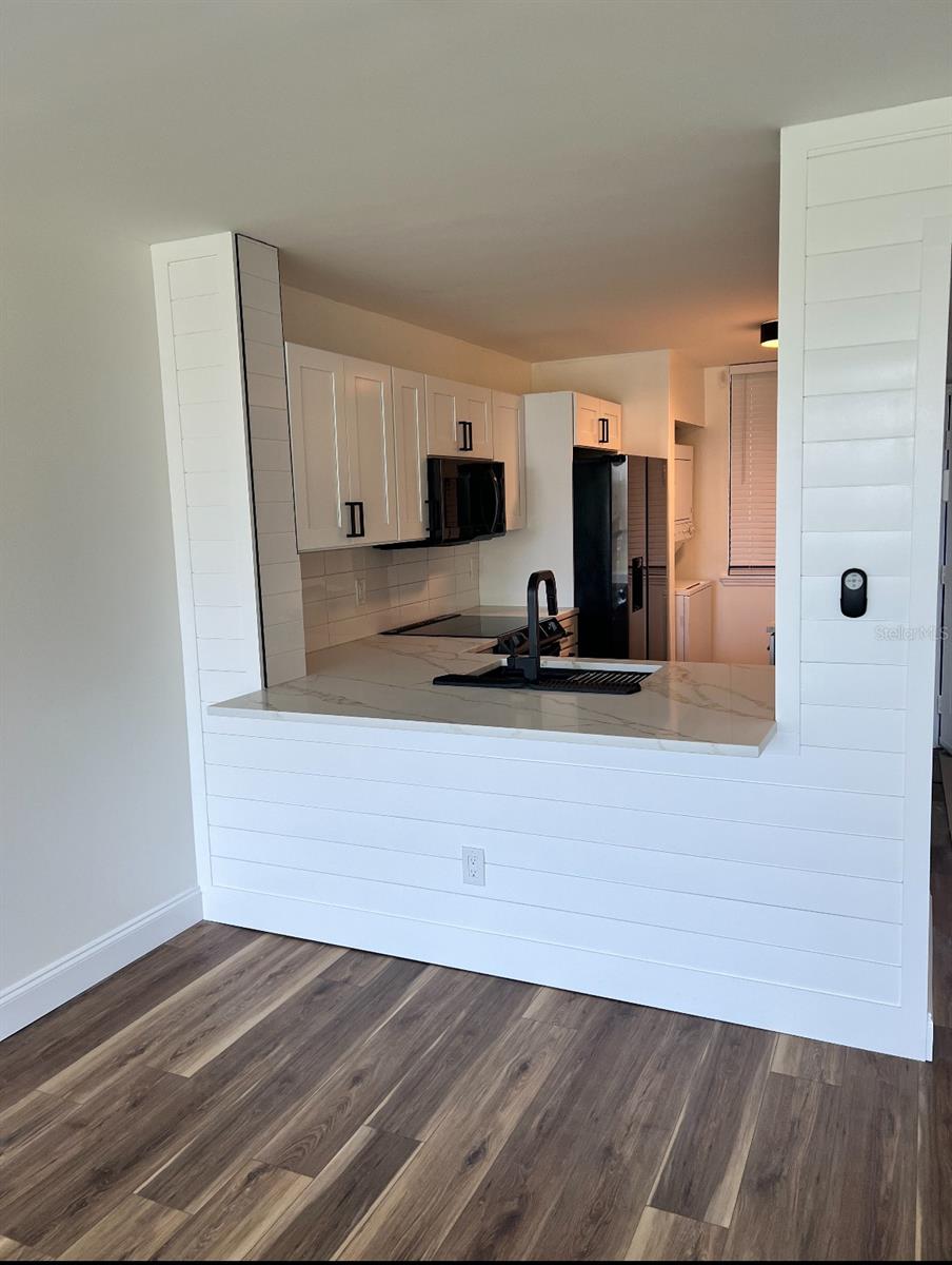 Image 3 of 16 For 2424 Tampa Bay Boulevard 203