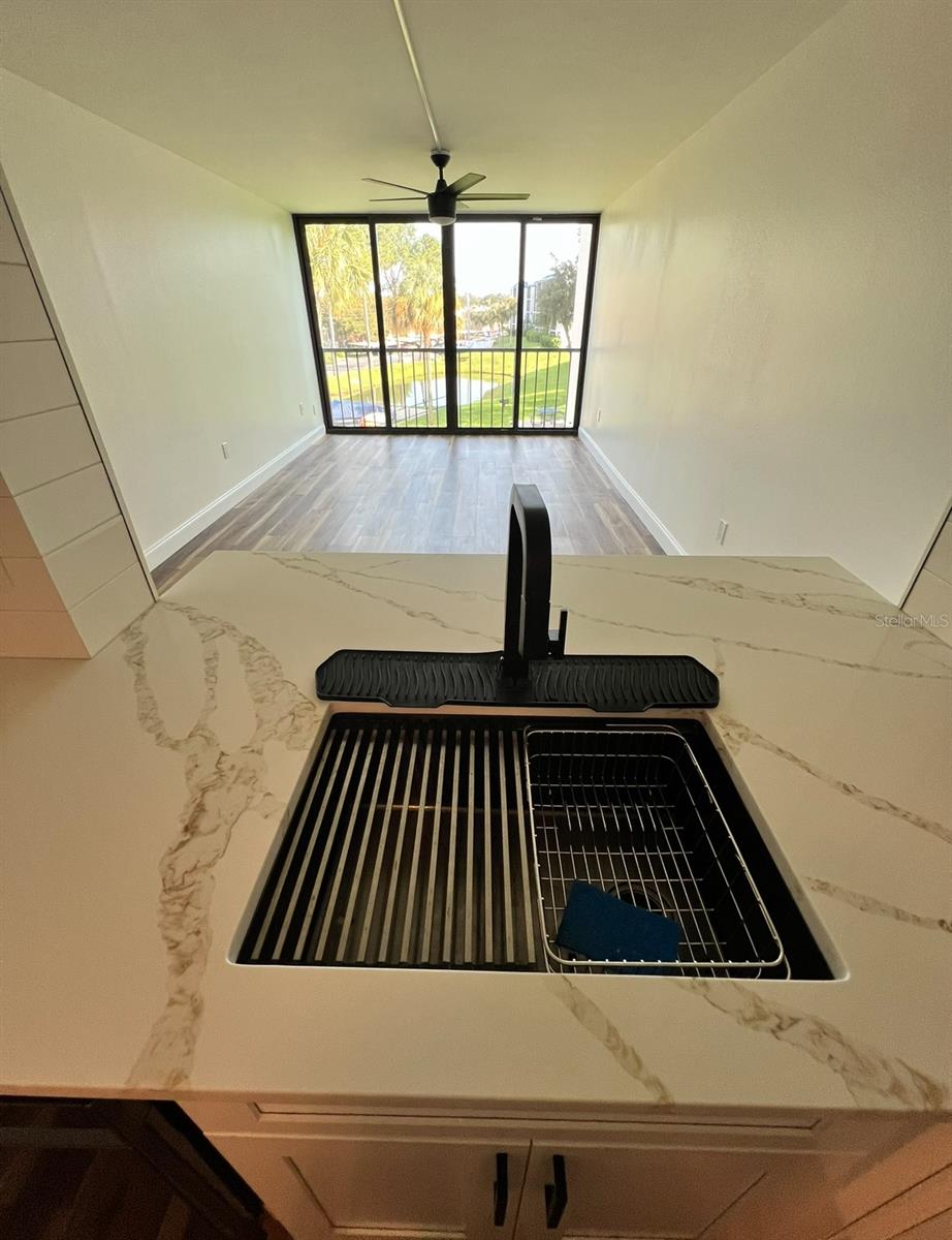 Image 4 of 16 For 2424 Tampa Bay Boulevard 203