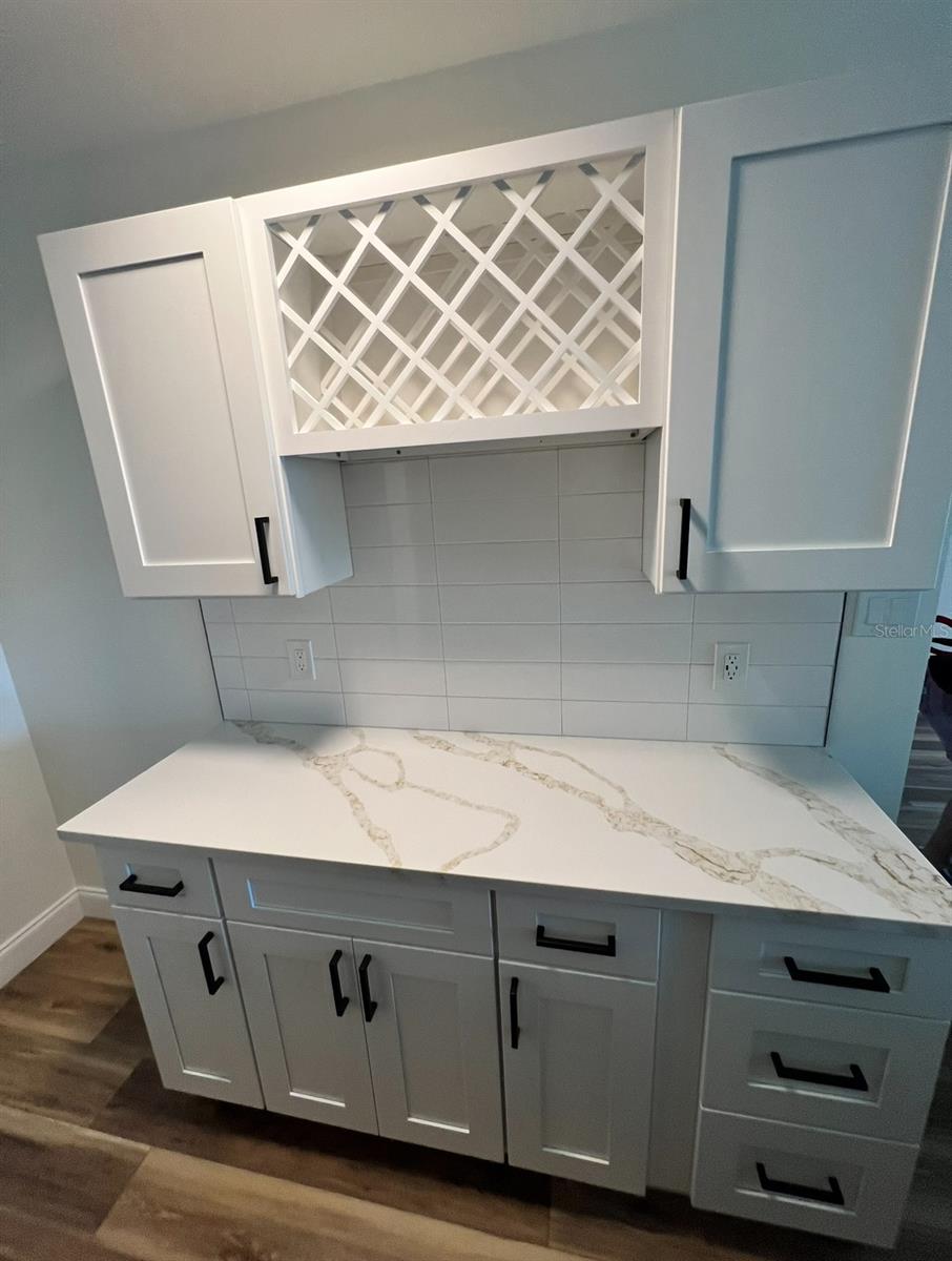Image 5 of 16 For 2424 Tampa Bay Boulevard 203
