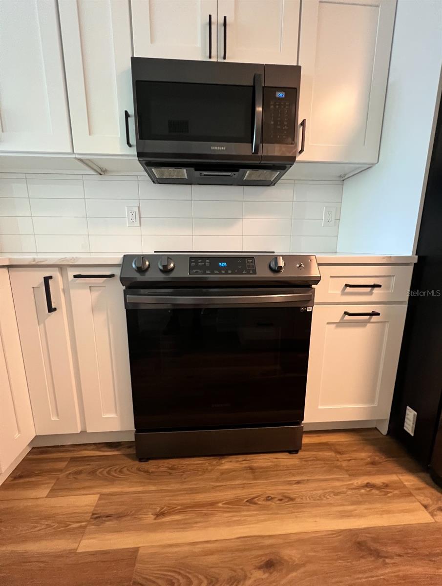 Image 7 of 16 For 2424 Tampa Bay Boulevard 203