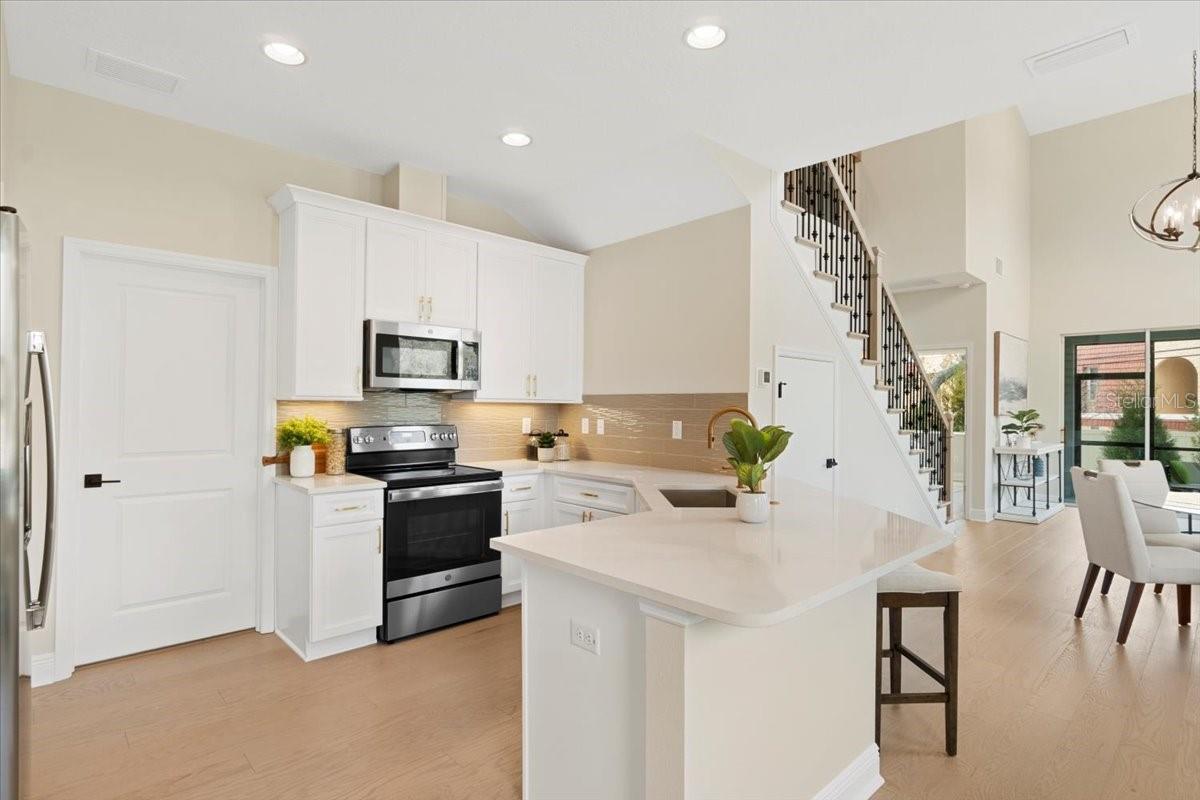 Image 3 of 6 For 7798 93rd Street N 1