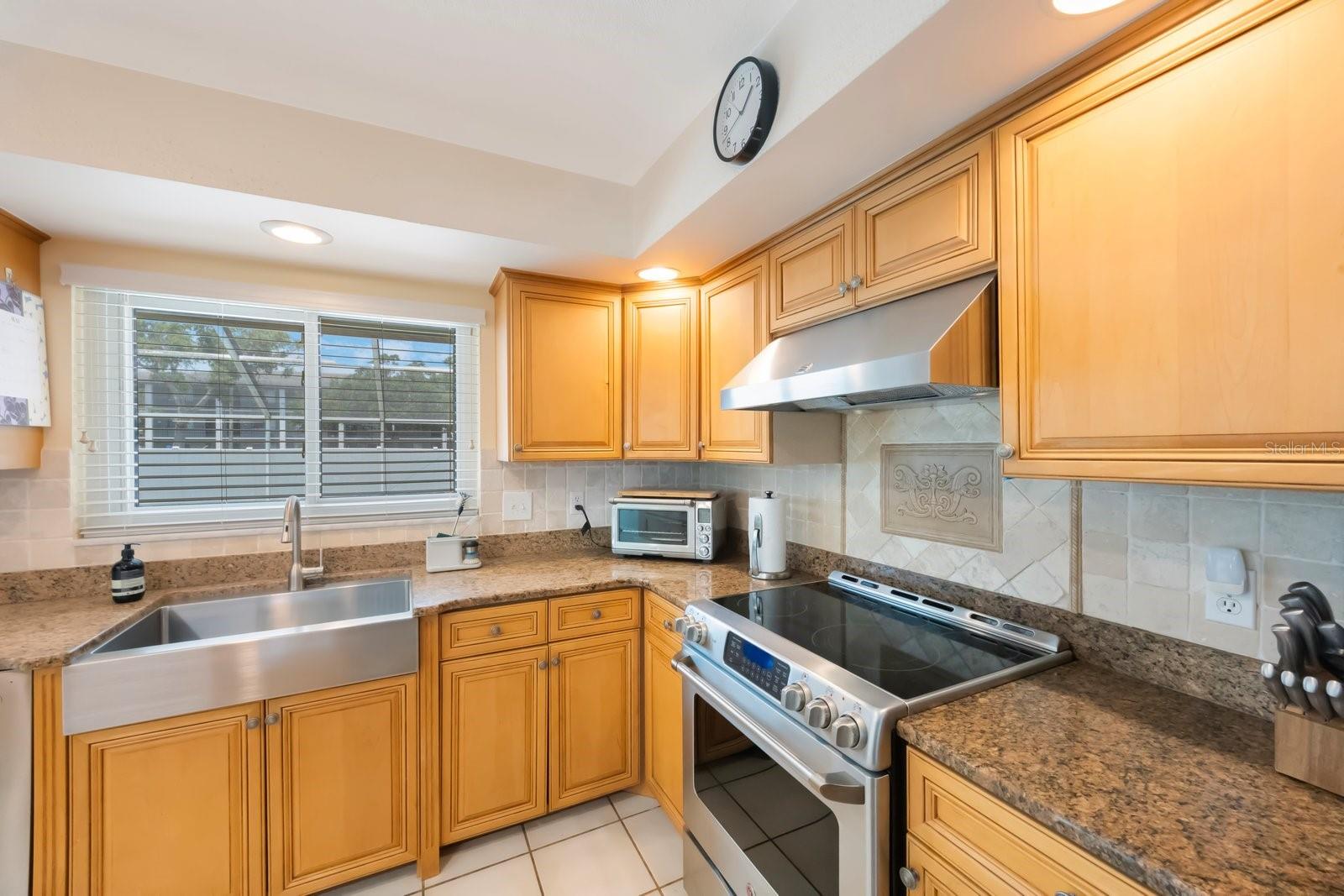 Image 15 of 46 For 13821 Joyce Drive
