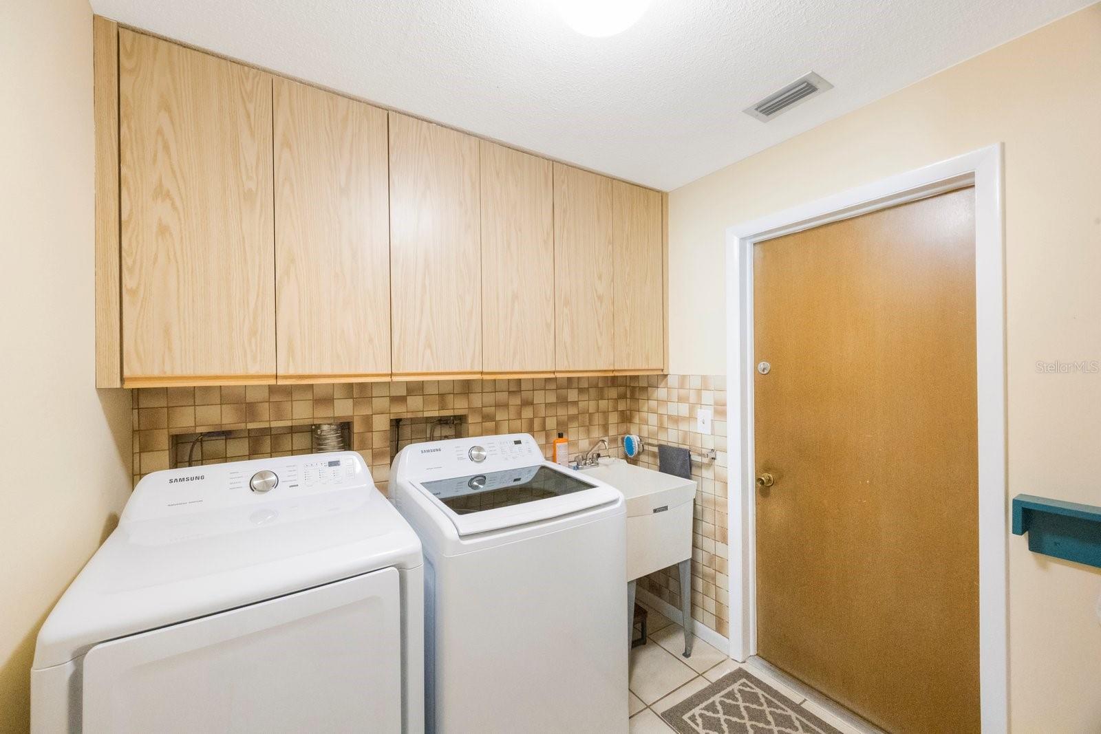 Image 33 of 46 For 13821 Joyce Drive