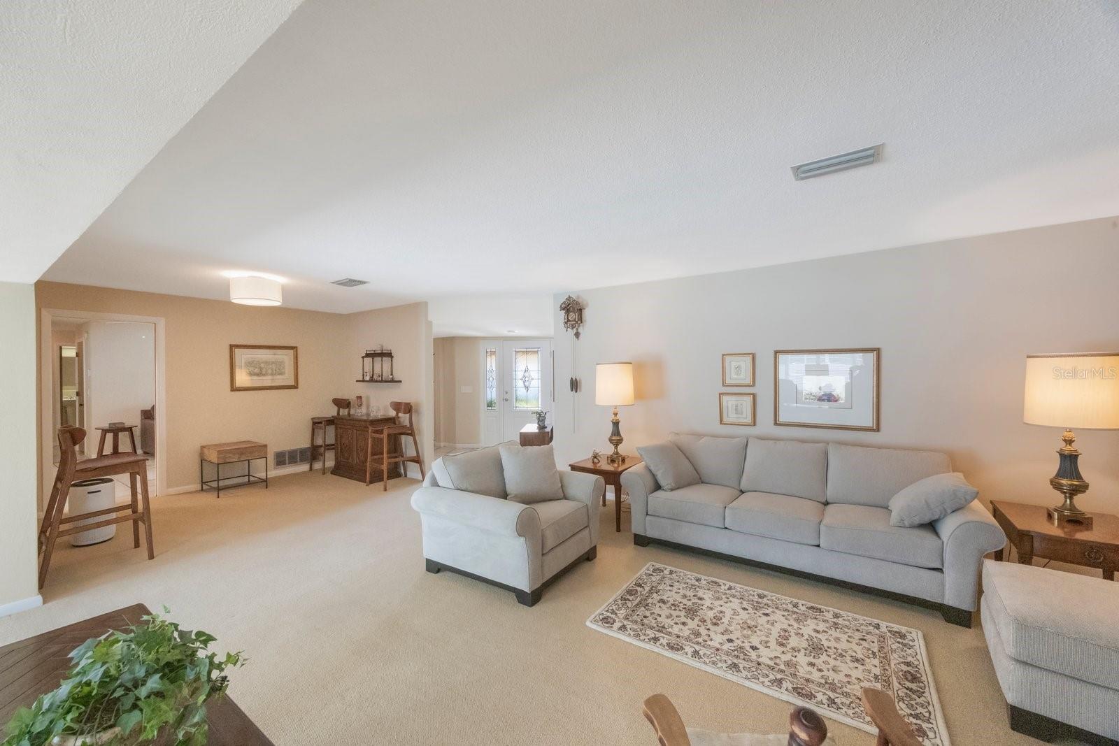Image 4 of 46 For 13821 Joyce Drive