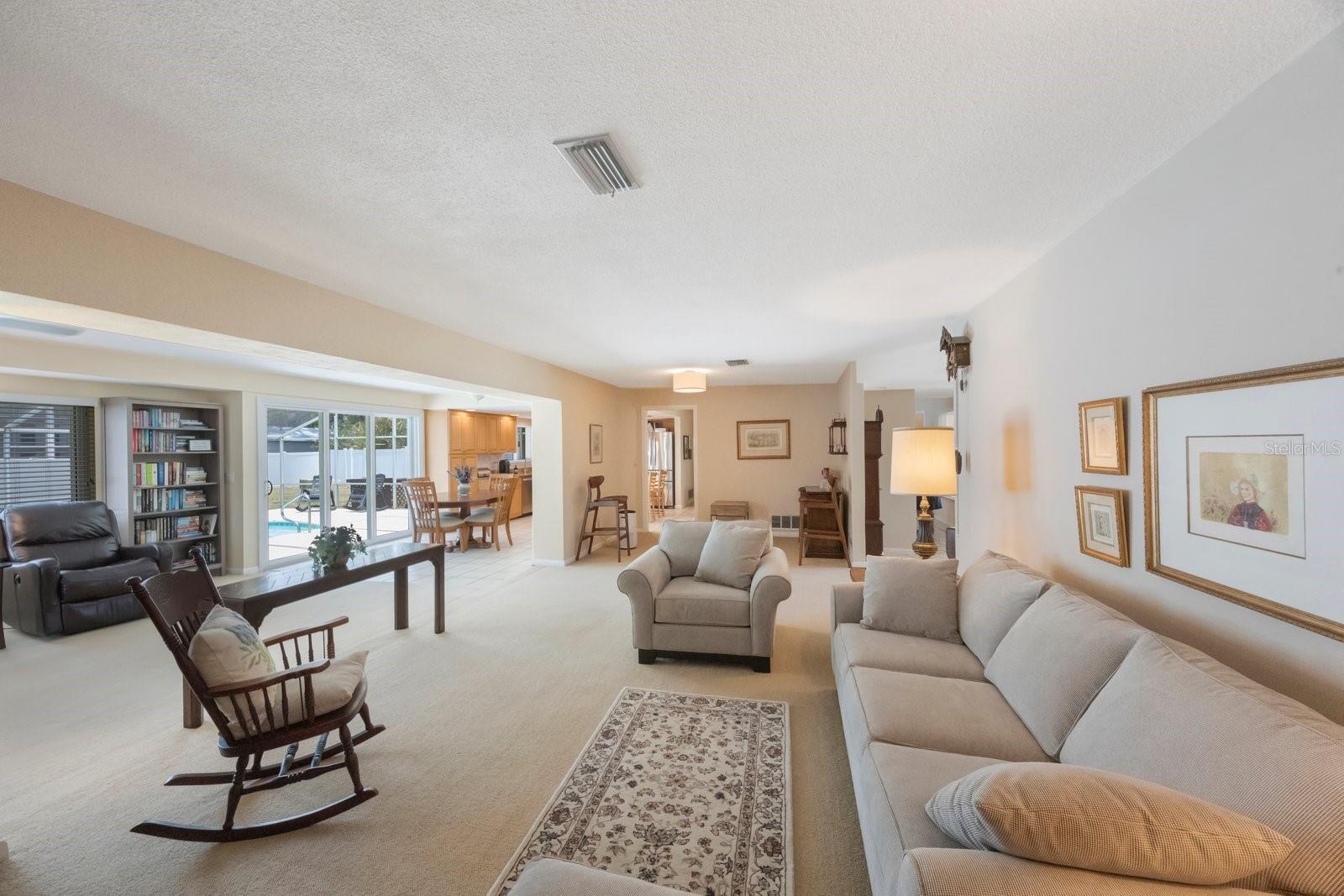 Image 5 of 46 For 13821 Joyce Drive