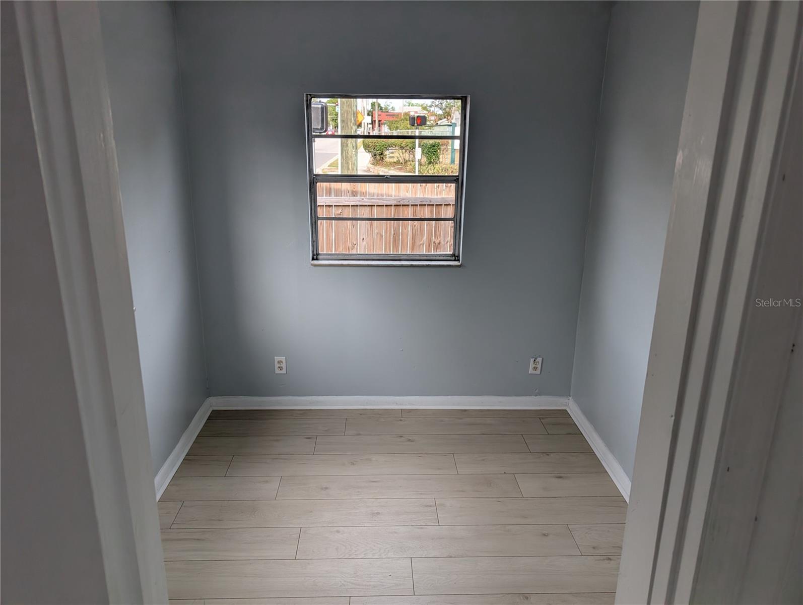 Image 3 of 11 For 1316 Holmes Avenue