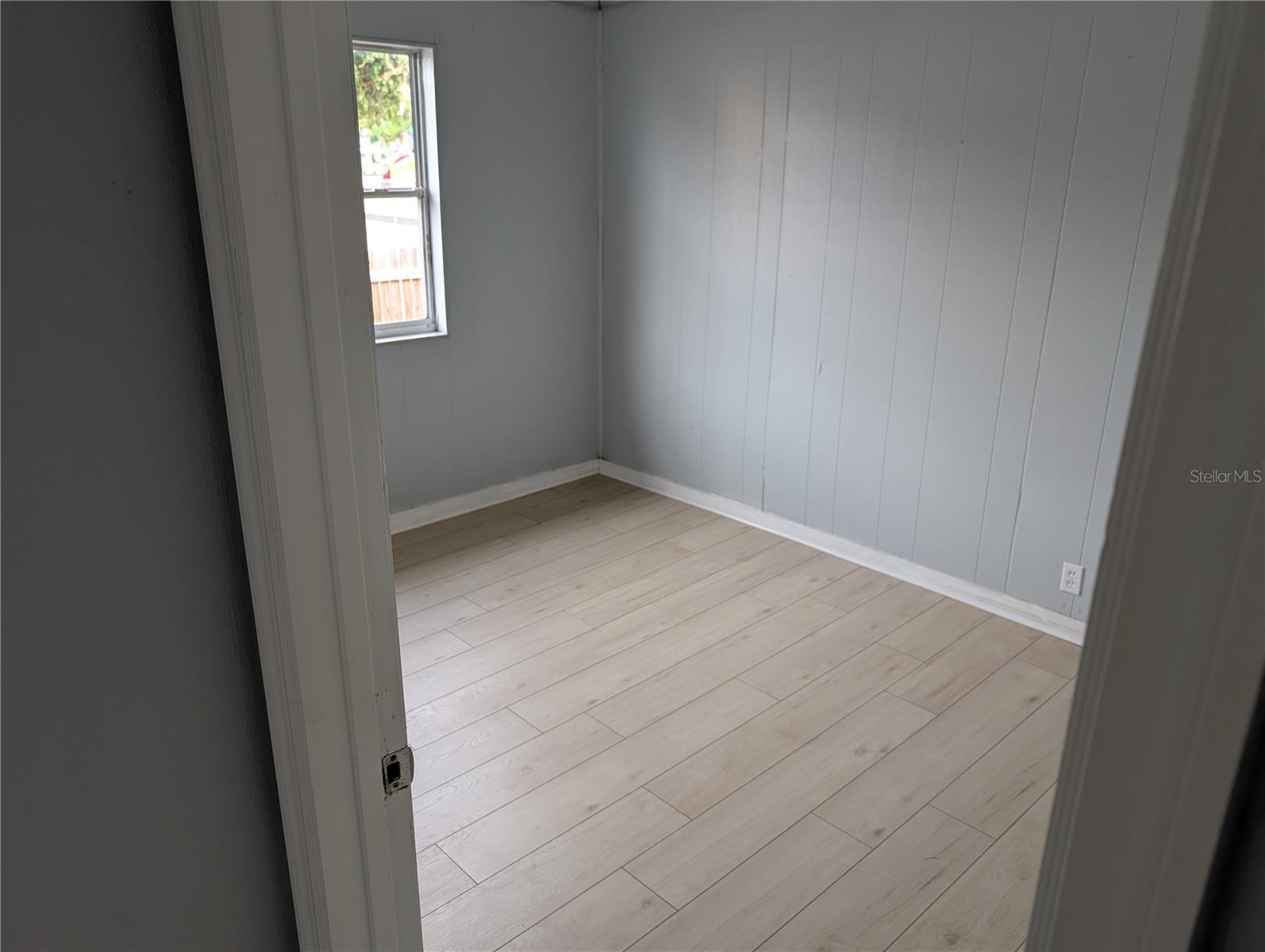 Image 9 of 11 For 1316 Holmes Avenue
