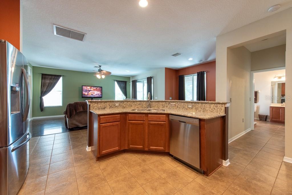 Image 13 of 61 For 18424 Cypress Bay Parkway