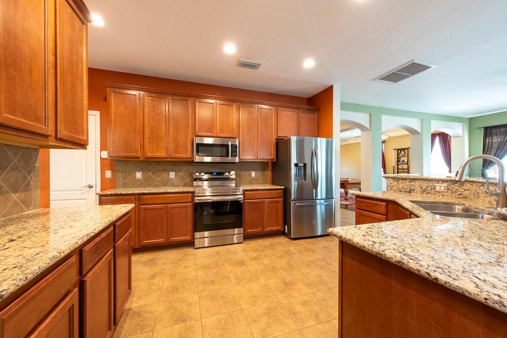 Image 15 of 61 For 18424 Cypress Bay Parkway