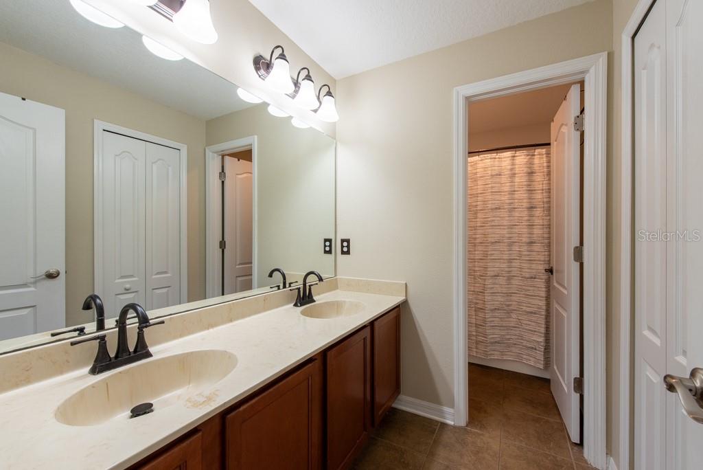 Image 37 of 61 For 18424 Cypress Bay Parkway