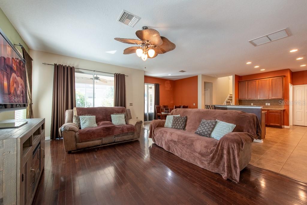 Image 7 of 61 For 18424 Cypress Bay Parkway