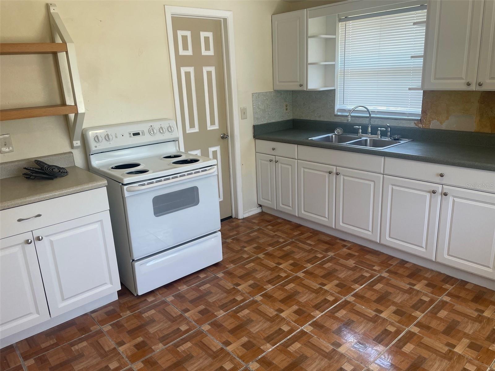 Image 5 of 22 For 6289 30th Street N