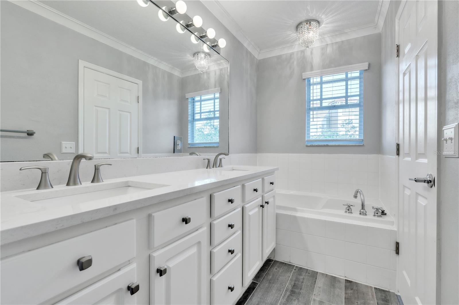 Image 18 of 31 For 113 Bosphorous Avenue 5