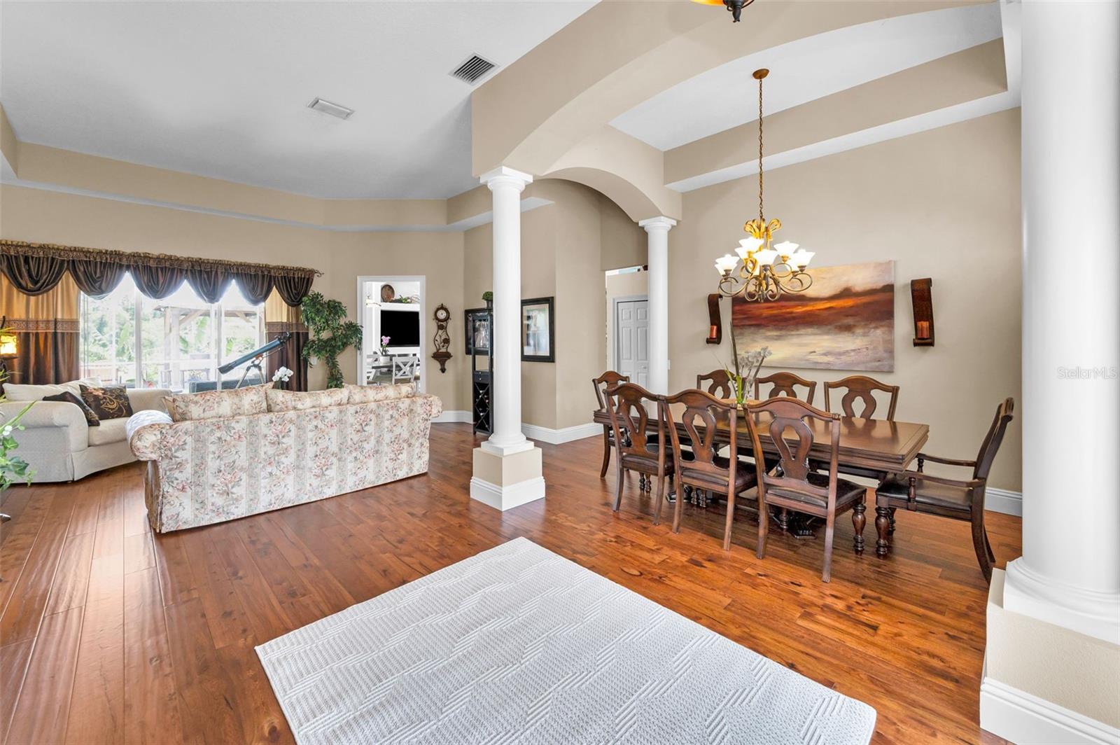 Listing photo id 8 for 9208 Brindlewood Drive