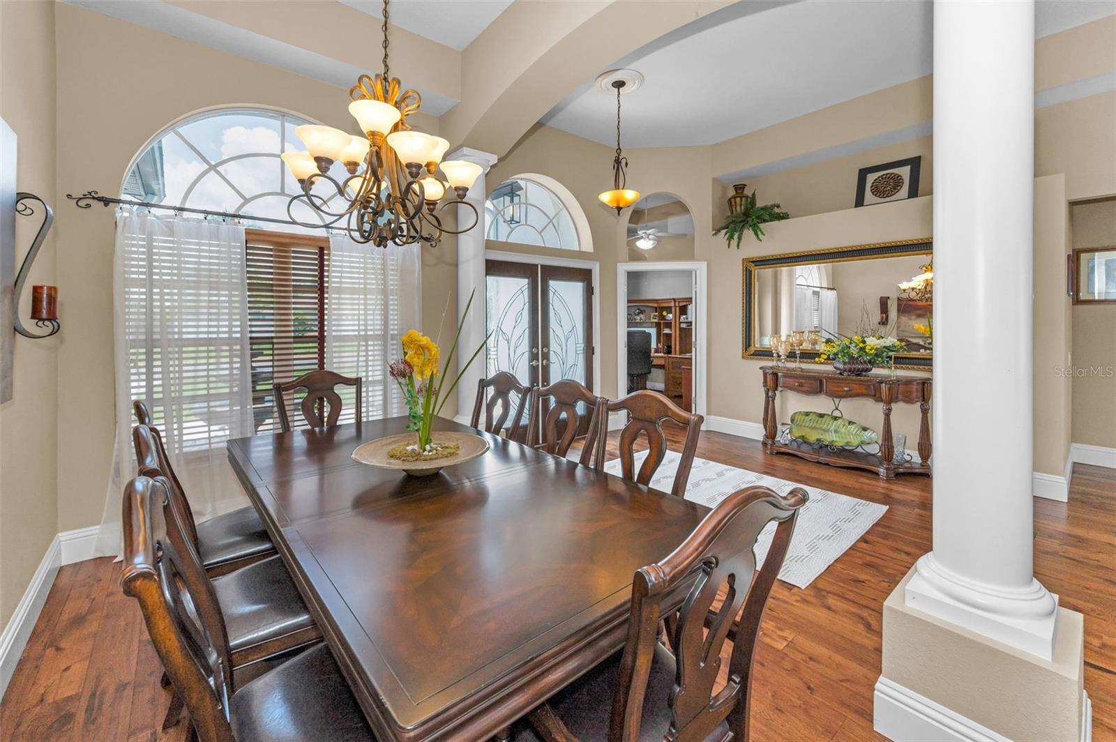Listing photo id 9 for 9208 Brindlewood Drive