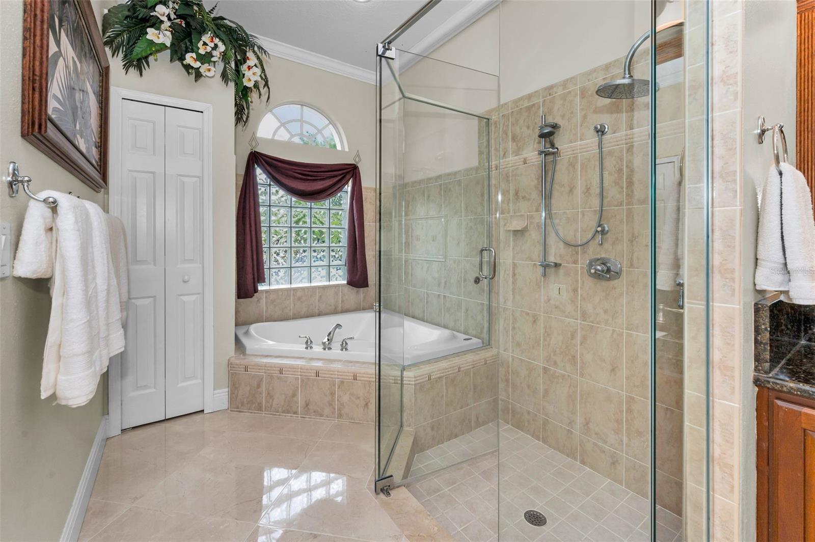 Listing photo id 38 for 9208 Brindlewood Drive