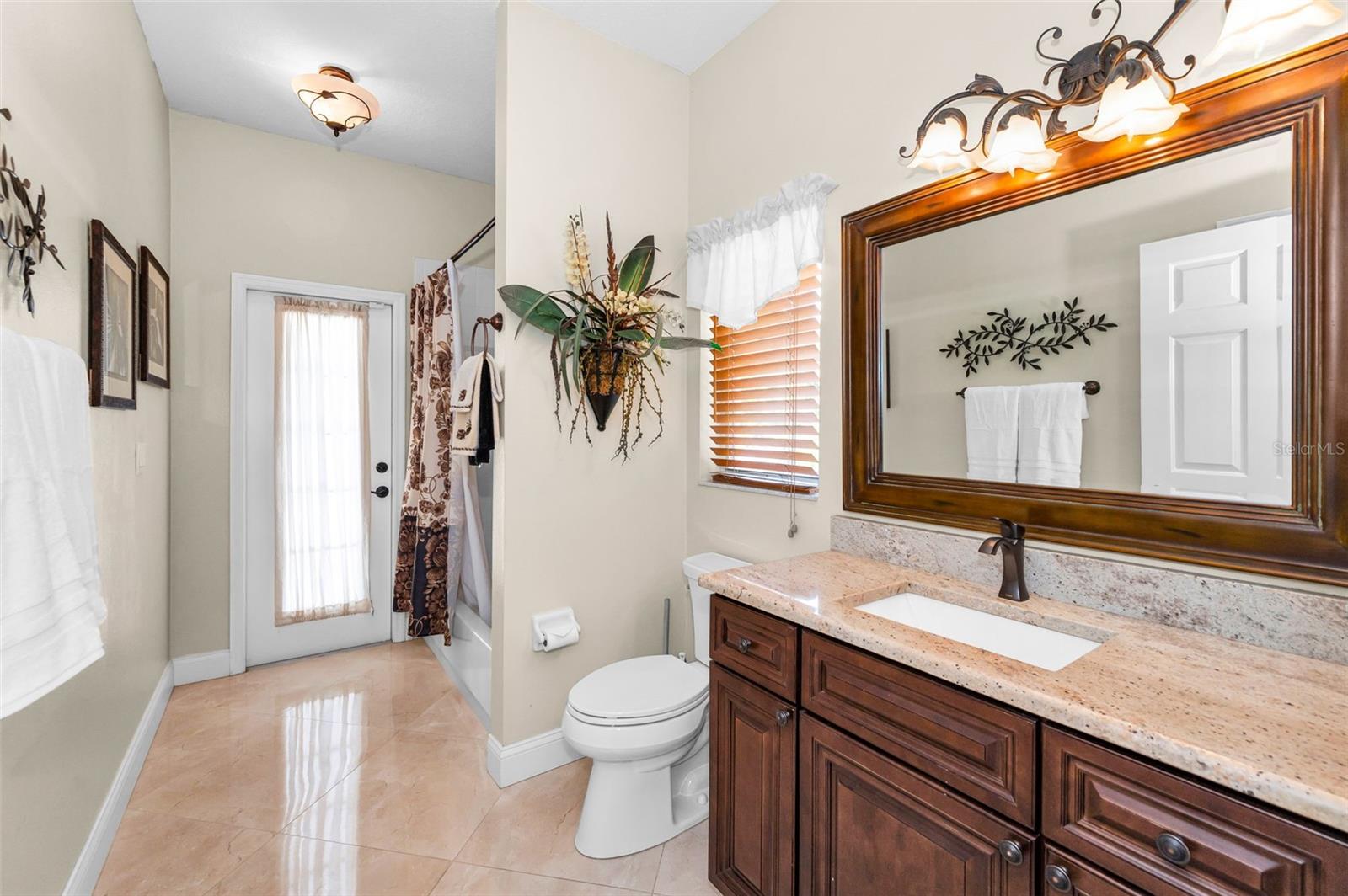 Listing photo id 47 for 9208 Brindlewood Drive