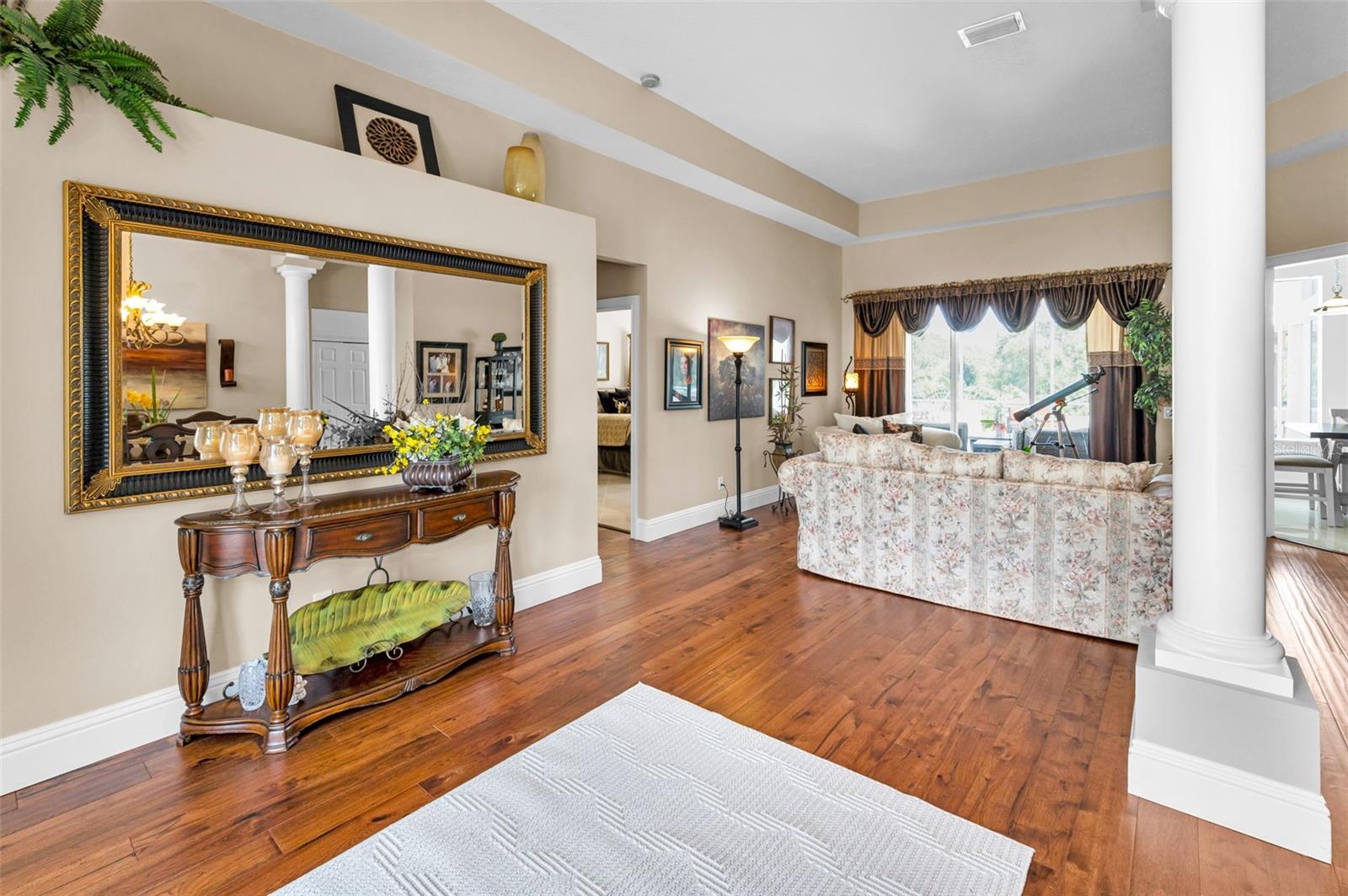 Listing photo id 7 for 9208 Brindlewood Drive