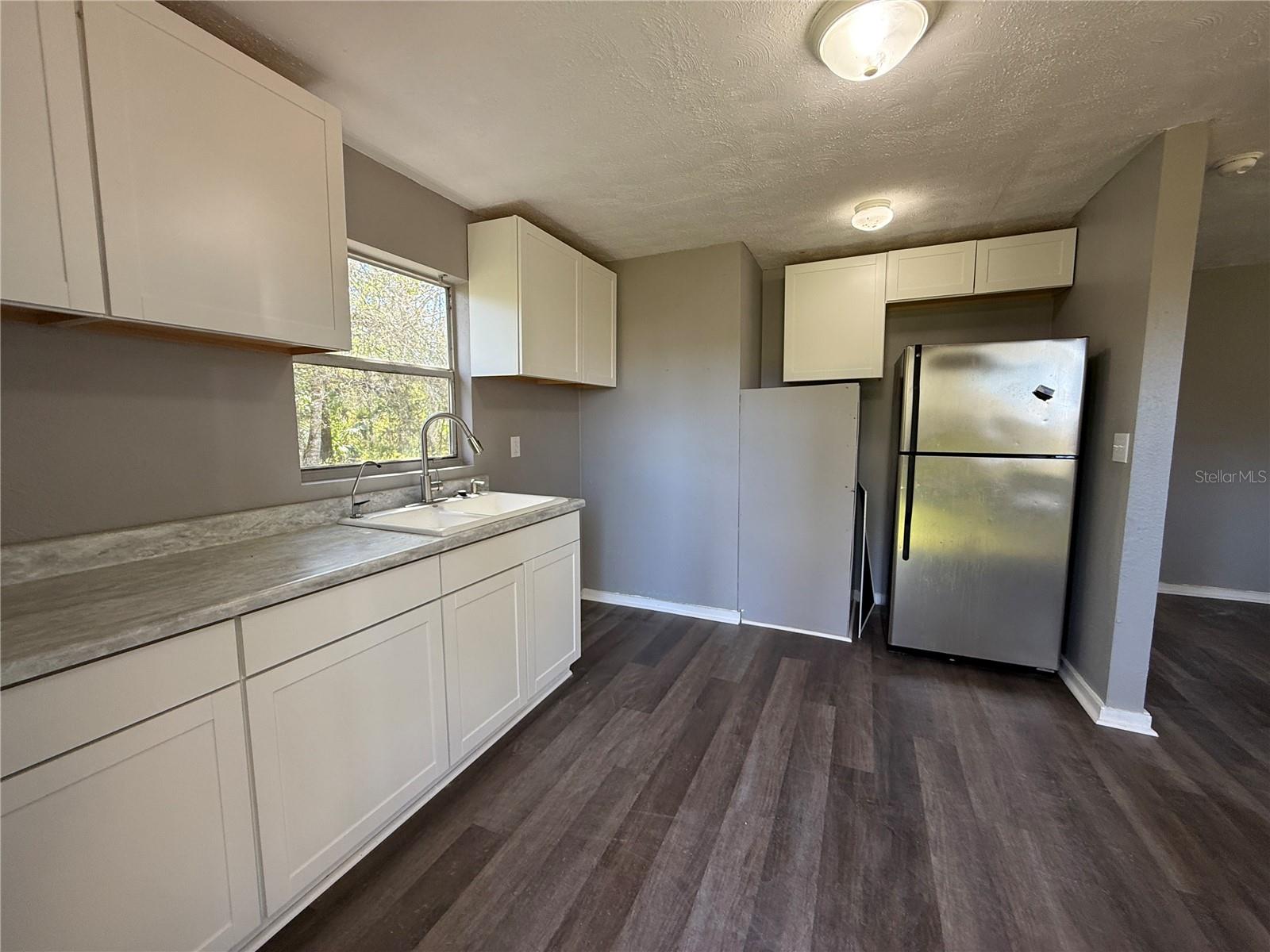 Image 8 of 23 For 203 D Street