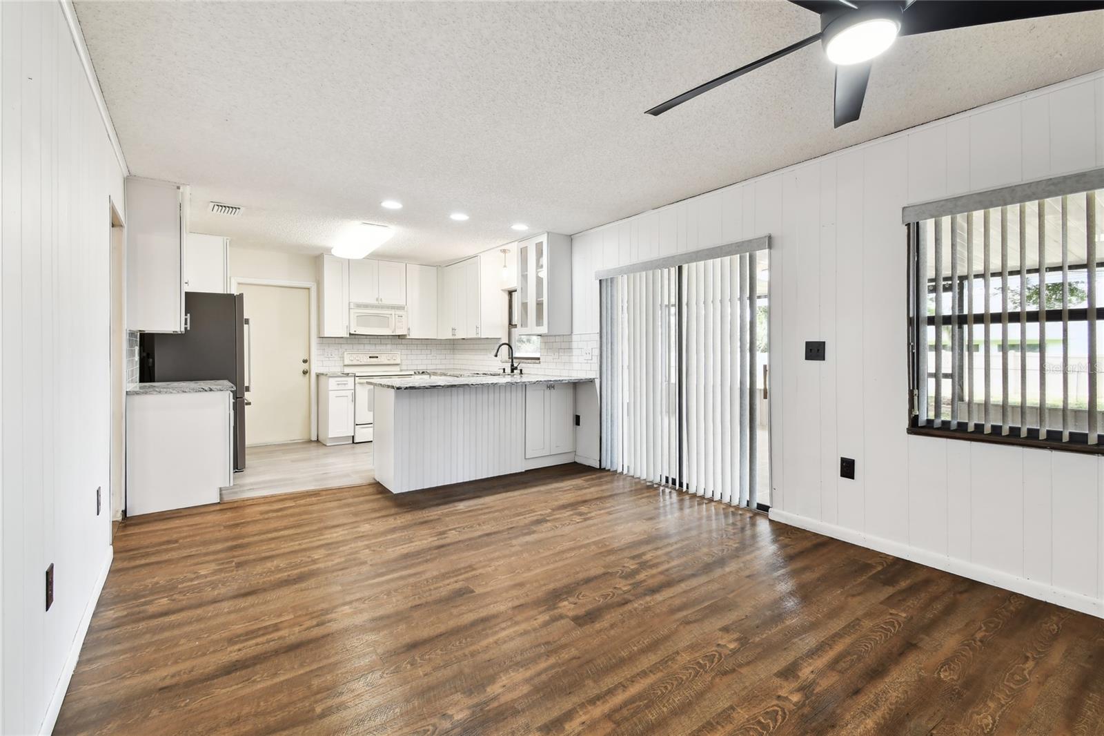 Image 19 of 81 For 1102 Shadowbrook Drive N