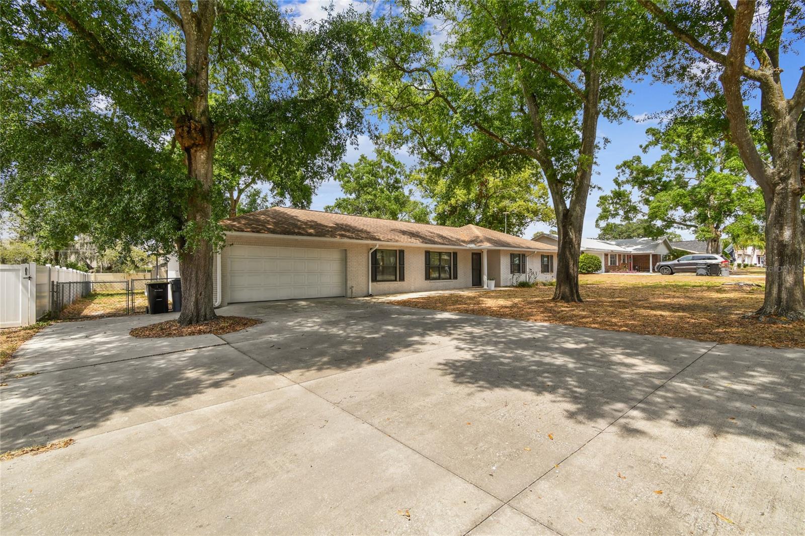 Image 2 of 81 For 1102 Shadowbrook Drive N