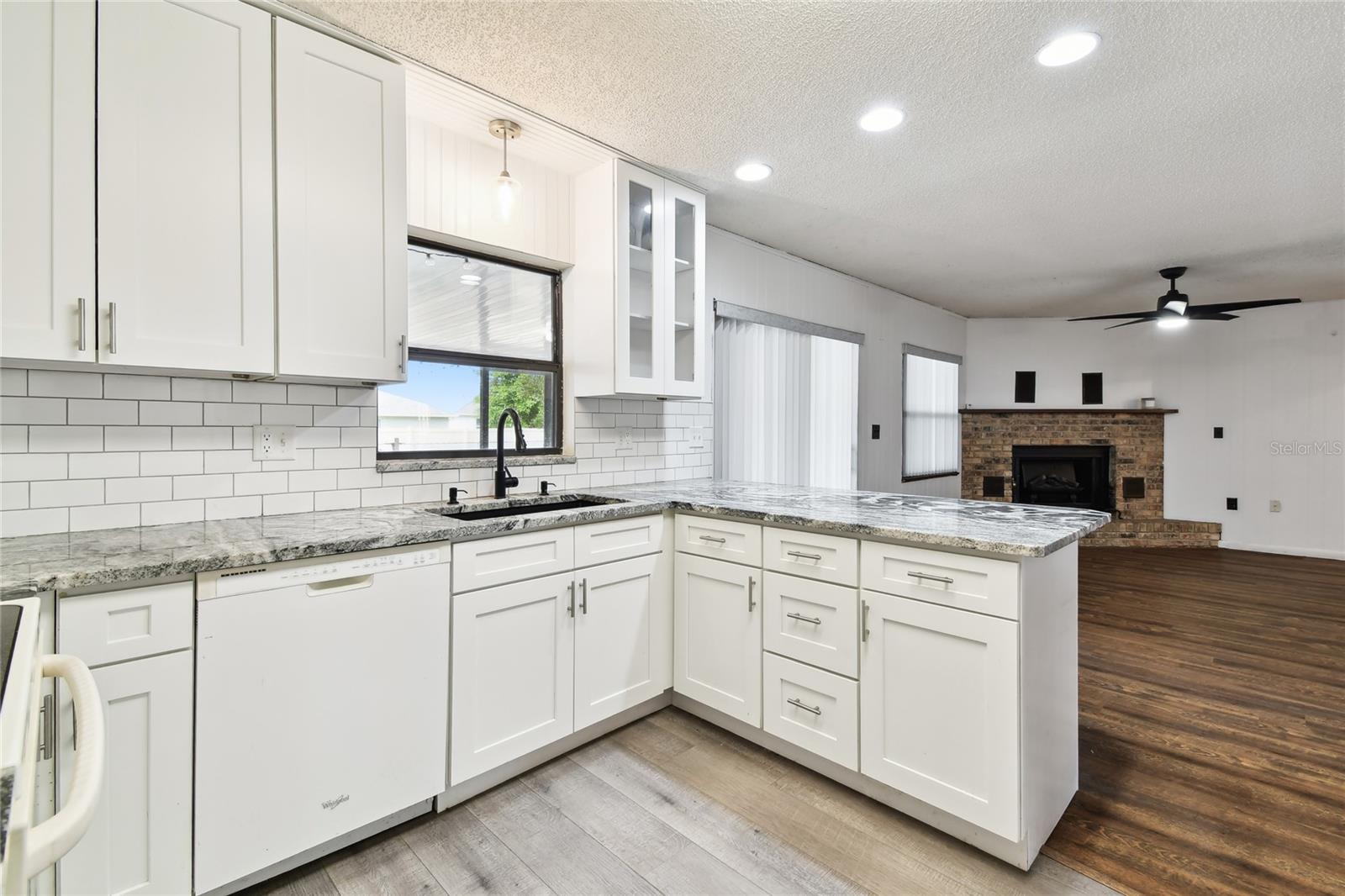 Image 23 of 81 For 1102 Shadowbrook Drive N