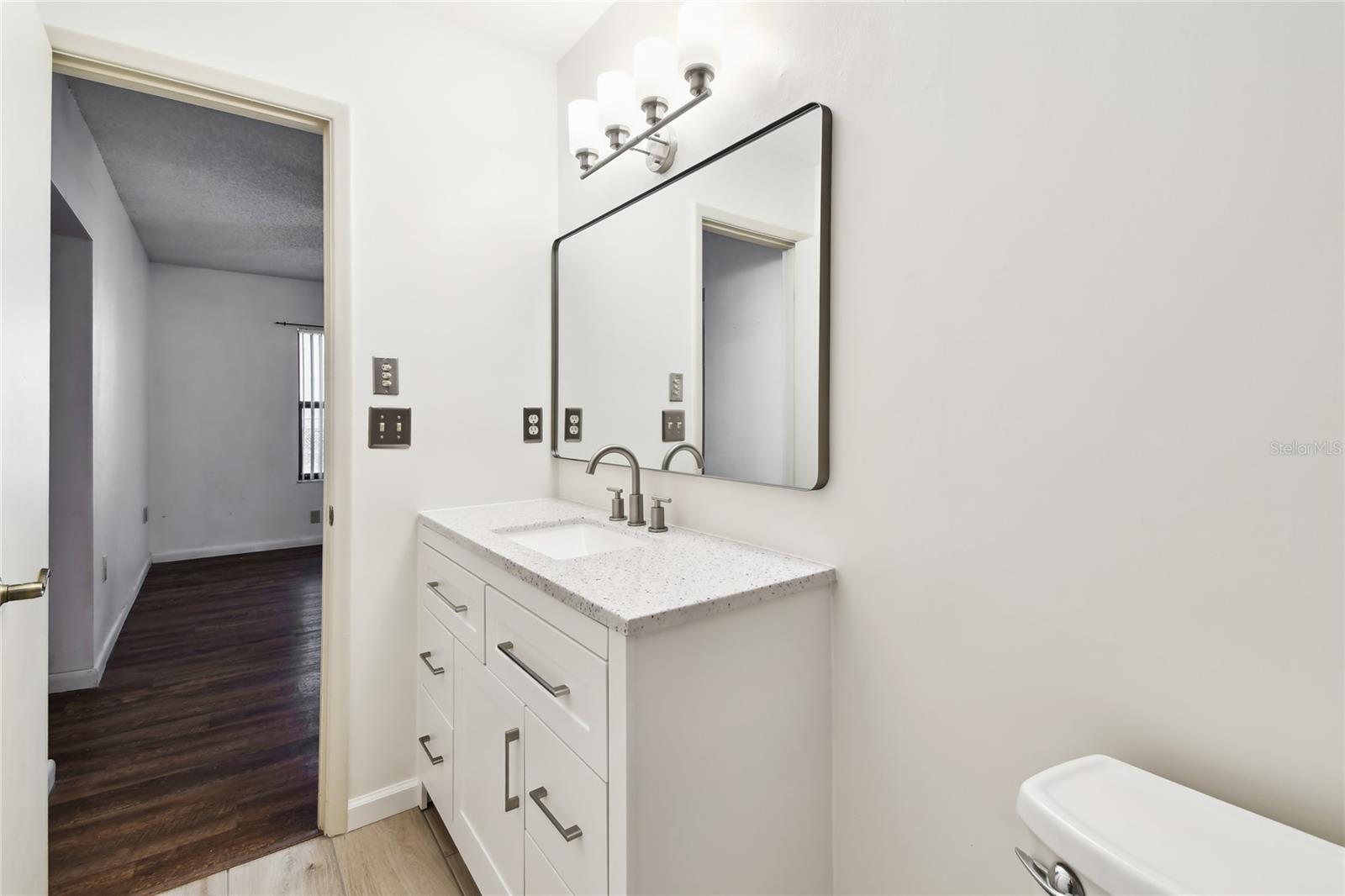 Image 31 of 81 For 1102 Shadowbrook Drive N