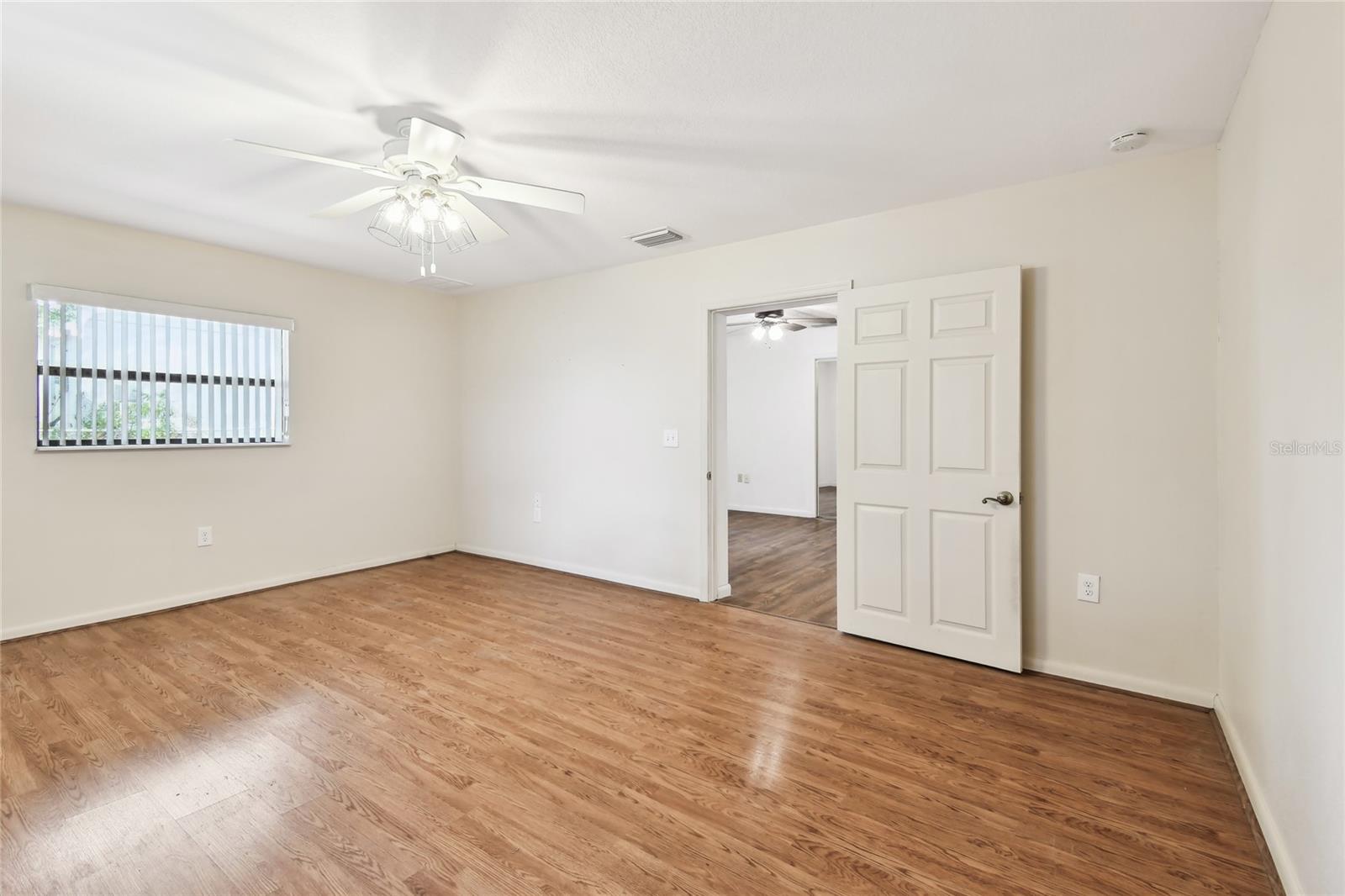 Image 40 of 81 For 1102 Shadowbrook Drive N