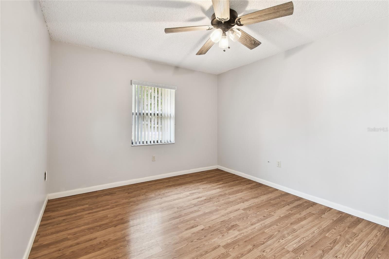 Image 43 of 81 For 1102 Shadowbrook Drive N