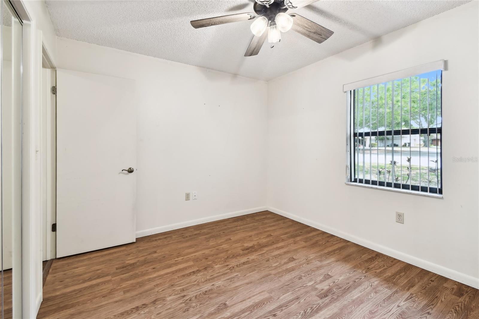 Image 49 of 81 For 1102 Shadowbrook Drive N