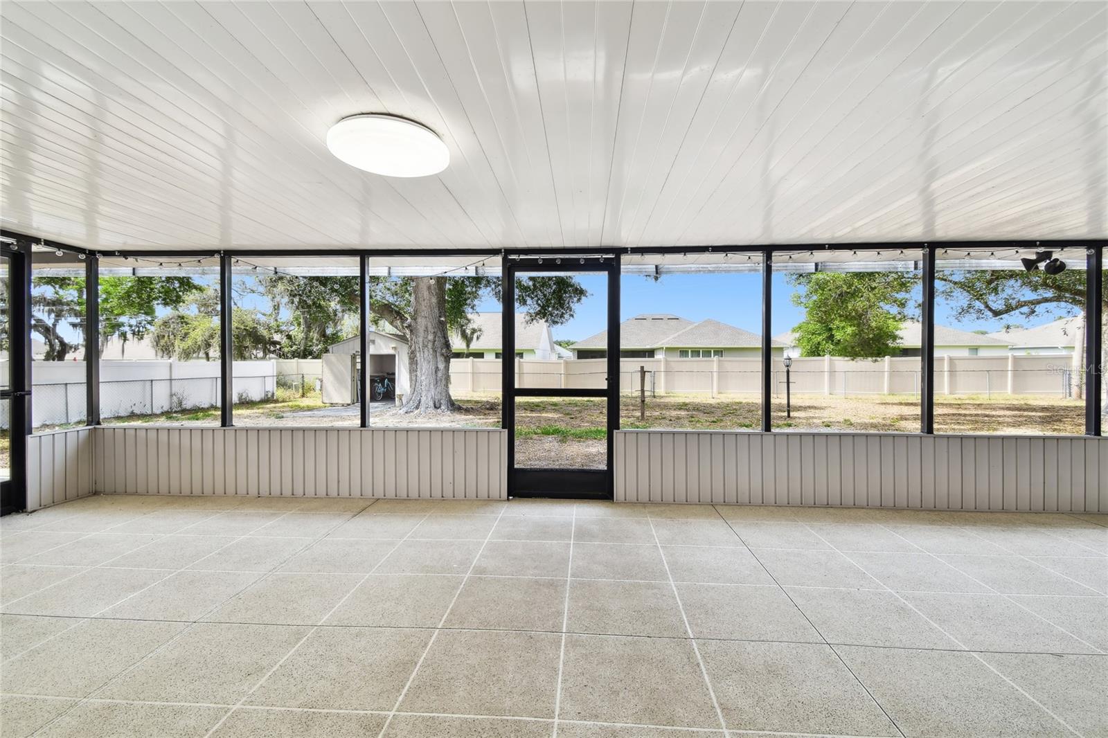 Image 50 of 81 For 1102 Shadowbrook Drive N