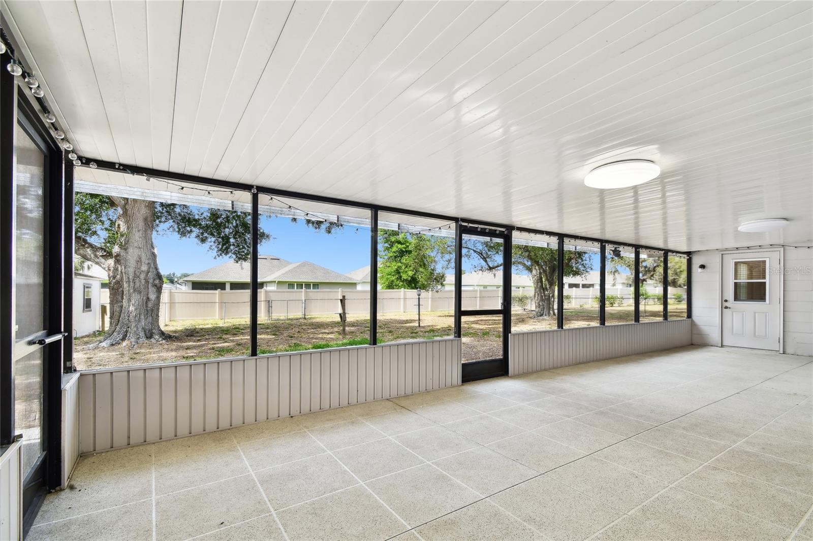 Image 51 of 81 For 1102 Shadowbrook Drive N