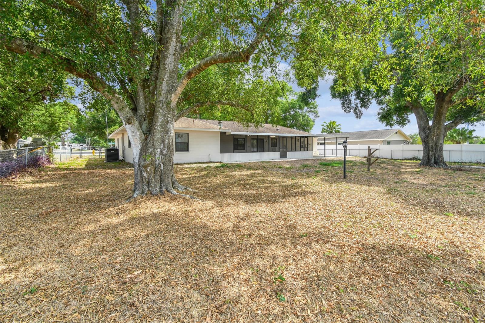 Image 65 of 81 For 1102 Shadowbrook Drive N