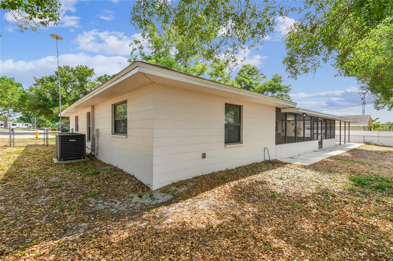 Image 66 of 81 For 1102 Shadowbrook Drive N