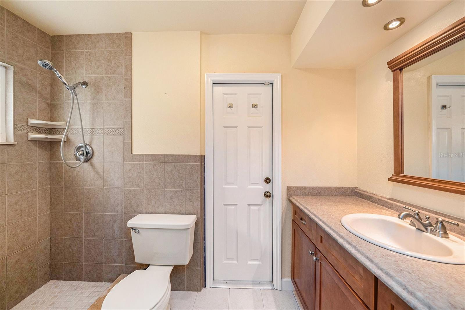 Image 19 of 31 For 5905 Berkford Drive