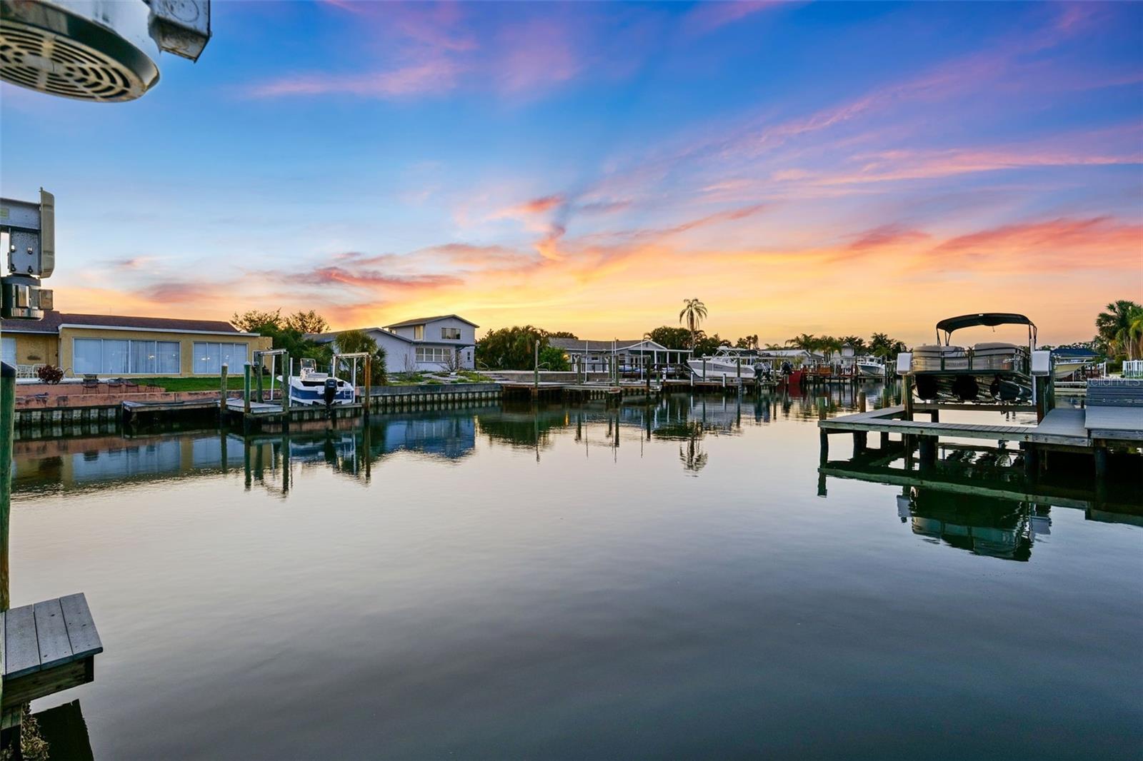 Details for 3912 Doral Drive, TAMPA, FL 33634