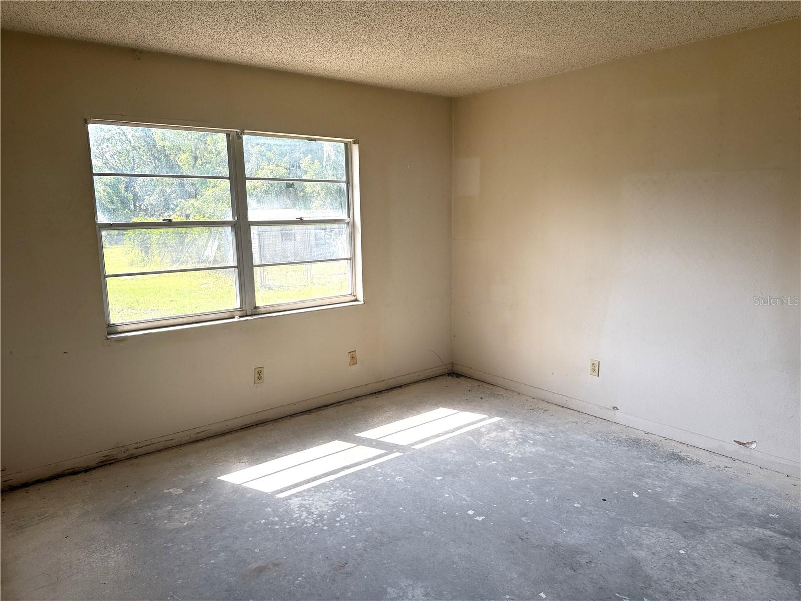 Image 14 of 29 For 9722 Kenton Road