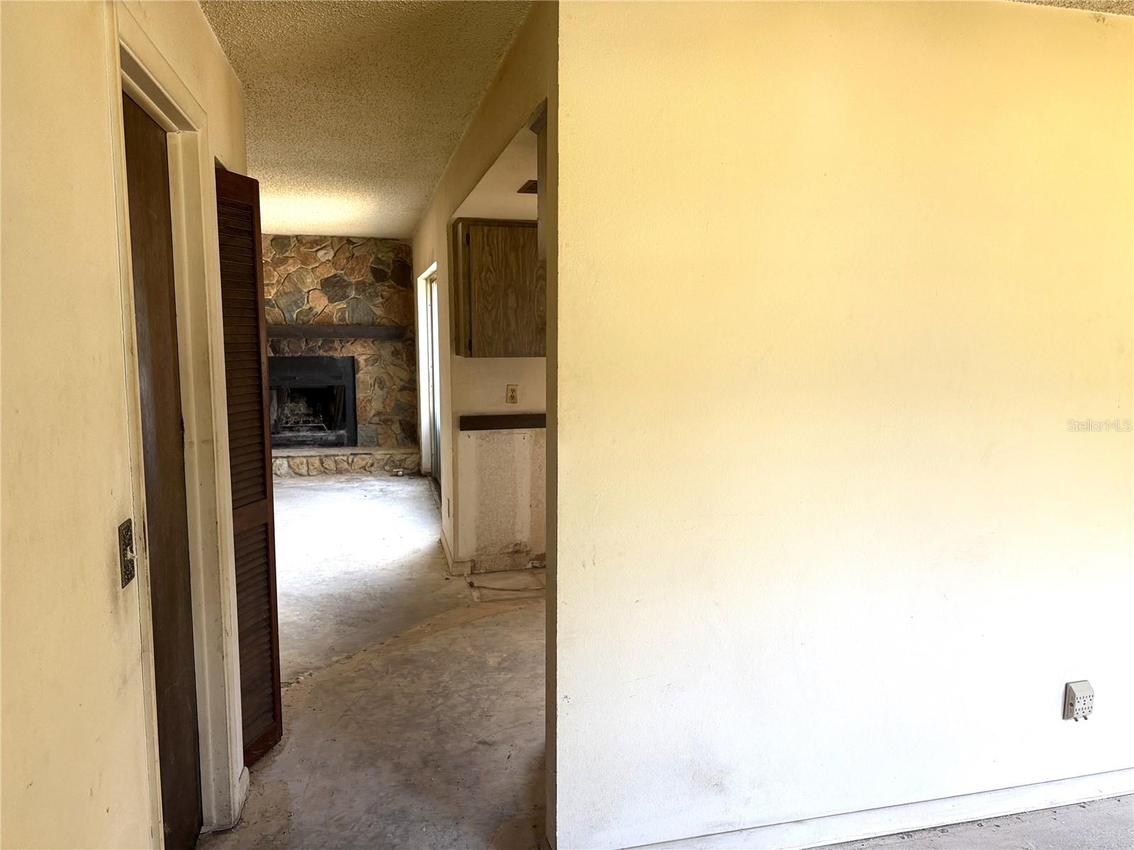 Image 21 of 29 For 9722 Kenton Road