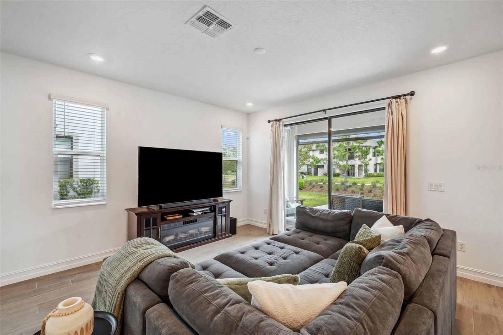 Image 16 of 100 For 5103 San Martino Drive