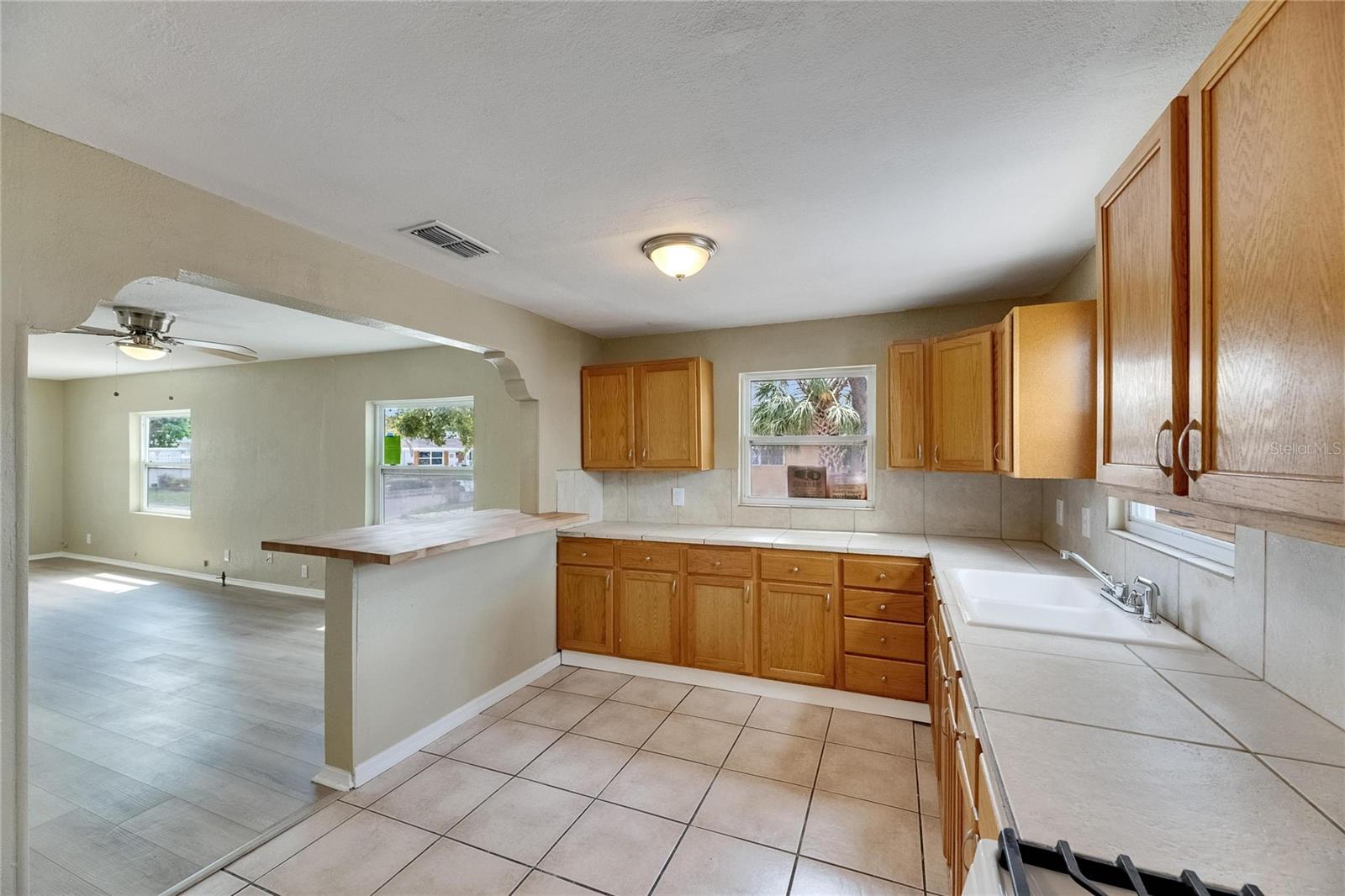 Image 10 of 42 For 2402 Harper Street